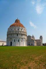 Obraz premium Piazza dei Miracoli, with Basilica,cathedral and famous Leaning Tower. Pisa, Italy.