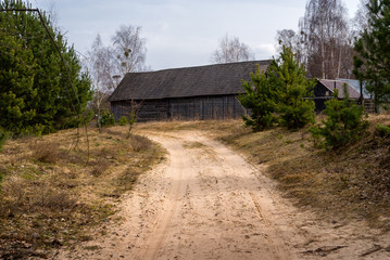 Architektura drewniana Podlasia. Dolina Górnej Narwi. Wiosna na Podlasiu © podlaski49