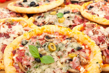 different kind of pizzas