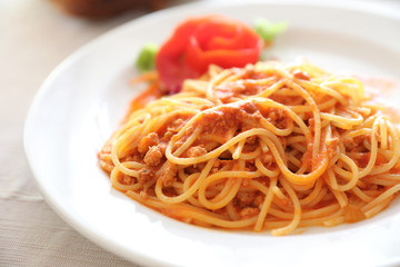 Spaghetti bolognese , Spaghetti with tomato sauce top with cheese , Italian Food