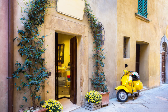 Fototapeta scooter at the empty street