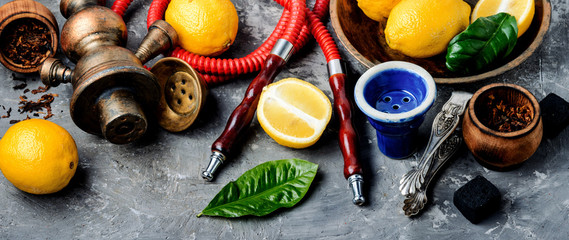 Hookah with lemon