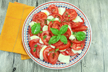 tomate et mozzarella