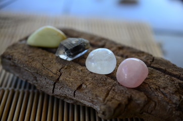 4 Piece Positivity Crystals. Healing Crystal Bundle: Rose Quartz, TIbetan Quartz Point, Serpentine, and Milky Quartz. Pastel Witch Alter kit, Bohemian decorations, pastel easter colored crystals