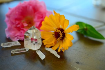 Clear Quartz Tower grid kit & quartz points. Quartz Grid, high energy alter gems. Healing Crystal Bundle. Witchcraft healing, reiki energy bohemian decor. Crystal alter with sacred geometry, flowers