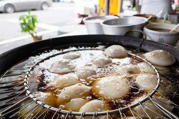 Deep-fry Taiwanese Meatballs