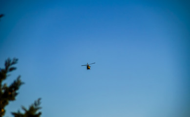 Elicottero in volo 