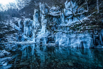 秩父　三十槌の氷柱