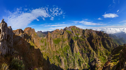 Fototapeta na wymiar Pico do Arierio and Pico Ruivo - Madeira Portugal