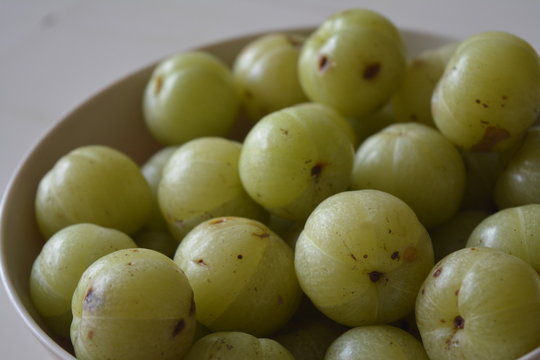 gooseberry, officinalis , food, green, fresh, healthy, vegetable, vegetarian, organic, isolated, ripe, closeup, eat, agriculture, diet, nature, apples, raw, delicious, nutrition, soure
