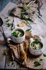 Minted, ham and pea cream soup