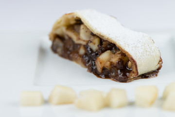 Pear strudel: Pear cake with chocolate strudel