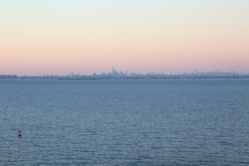Fototapeta premium New York City in the morning mist - waterfront view