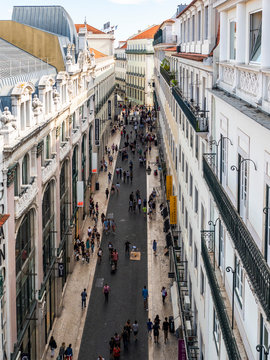 Portugal, Lisboa, Chiado, cityscape with Pedonal road