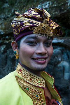 Indonesia, Bali, Traditional dressed man