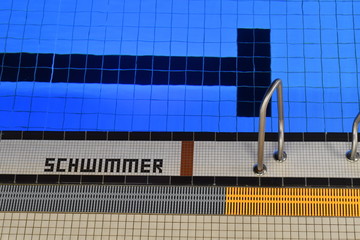 schwimmerbecken pool
