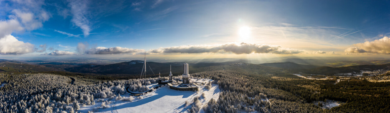 Germany, Hesse, Schmitten, Aerial view of Grosser Feldberg, aerial mast of hr and viewing tower in winter