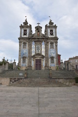 Fototapeta na wymiar Igreja em Granito e Azulejo