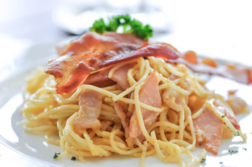 spaghetti or spaghetti carbonara