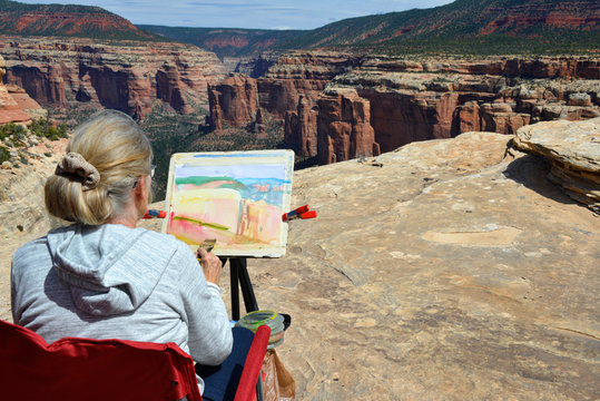Plein Air Painter on location in the rugged Utah canyonlands