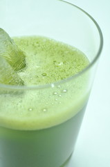 抹茶のグリーンティー氷入り