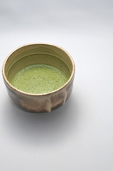 白バックに置いた抹茶