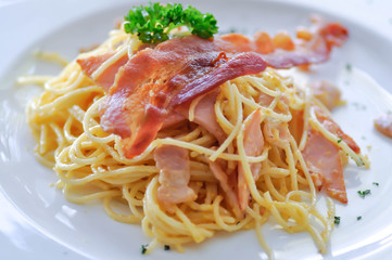 spaghetti or spaghetti carbonara