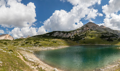 Bergsee in den Dolomiten