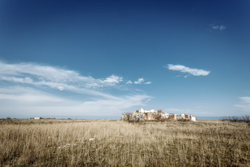 Fototapeta premium Ruined building near the sea