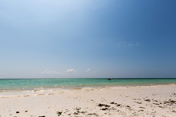 Fototapeta na wymiar Strand auf Sansibar