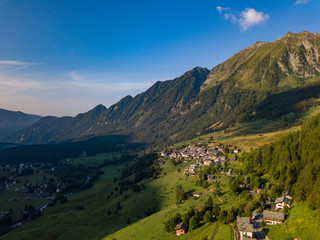 Fototapeta na wymiar Vista aerea di Ayas, Aosta, Italia