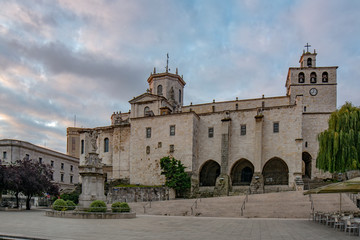 Fototapeta na wymiar View of the cathedral in Santander, Spain