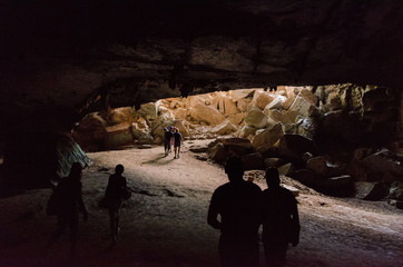 Sa&iacute;da de Caverna