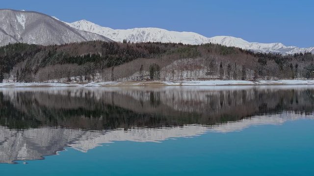 長野県大町市 青木湖の雪景色