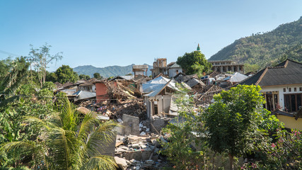 Destroyed buildings after earthquake disaster in Lombok Indonesia – Asia – Image - obrazy, fototapety, plakaty