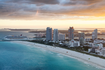 Obraz premium Miami Beach skyline at sunset. Wonderful aerial view from the sky