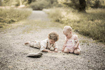 Kind und Baby