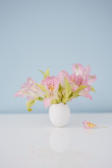 Easter, decor, Easter decor, egg, background, flowers, Easter concept, copy space, top view, minimal Premium Photo