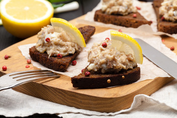 appetizer on black rye bread, jewish forshmak