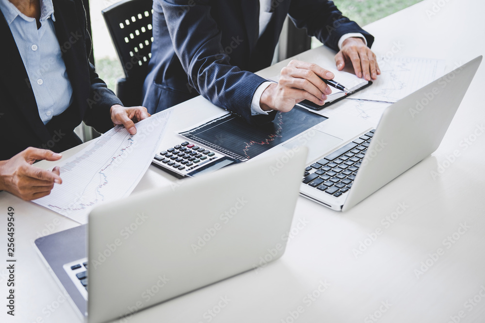 Aufkleber business team investment working with computer and analysis graph stock market trading with stock ch