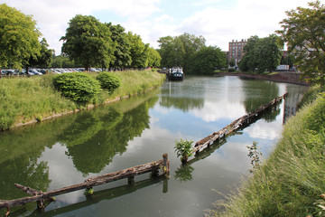 Fototapeta na wymiar The Deûle canal in Lille (France)
