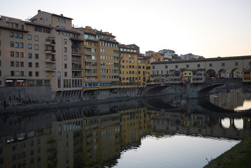 Fototapeta premium Florence, Italy - February 27, 2019 : view of North Florence and Ponte vecchio from Lungarno diaz