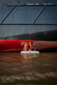 Fr&uuml;hjahrsputz auf dem Wasser