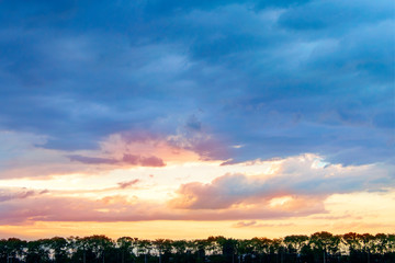 Obraz premium Beautiful sky sunset on the open area