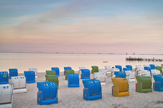 Strandk&ouml;rbe Wyk auf F&ouml;hr