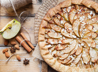 apple biscuit pie with cinnamon and almonds