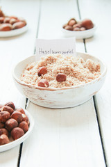 Haselnussmehl Haselnuss Mehl Nussmehl Tisch Glutenfrei gemahlen