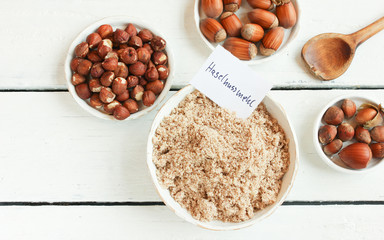 Haselnussmehl Haselnuss Mehl Nussmehl Tisch Glutenfrei gemahlen