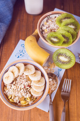 muesli with banana and kiwi