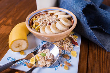 muesli with banana